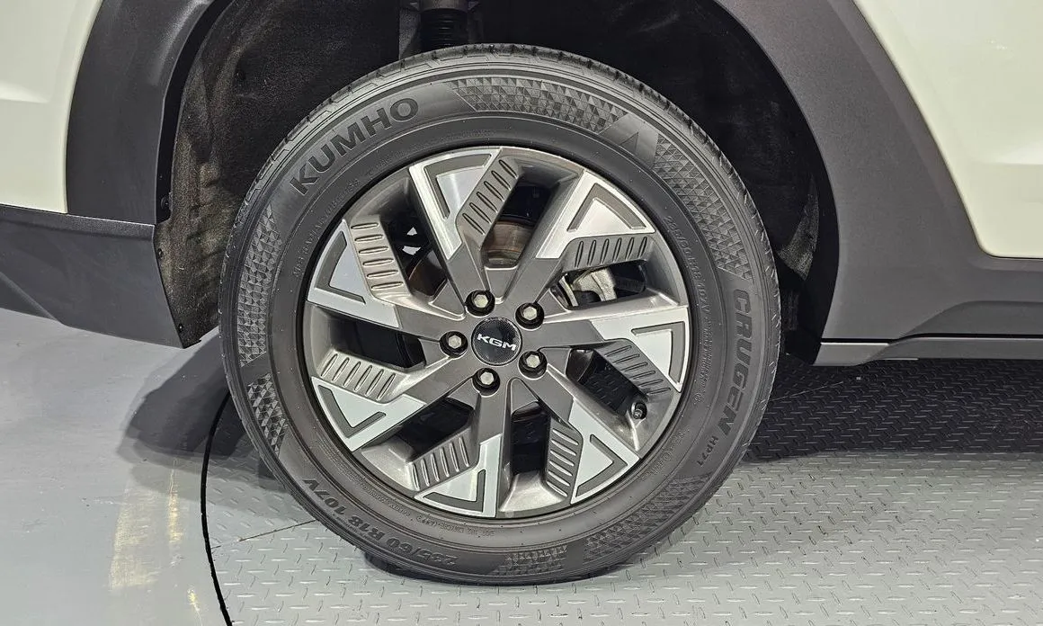 KG Mobility (Ssangyong) Torres — фото 8