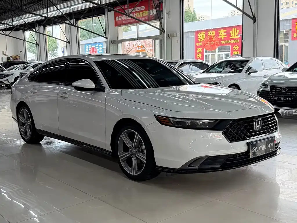 Honda Accord — фото 10