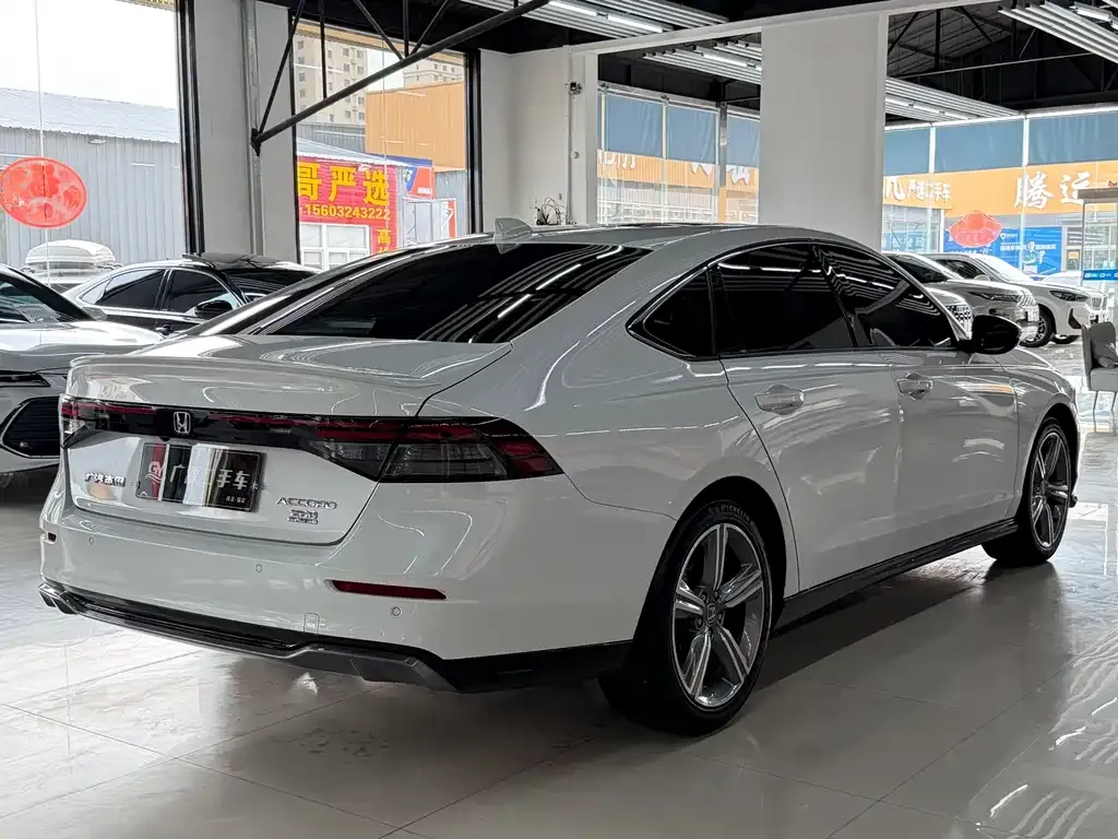 Honda Accord — фото 4