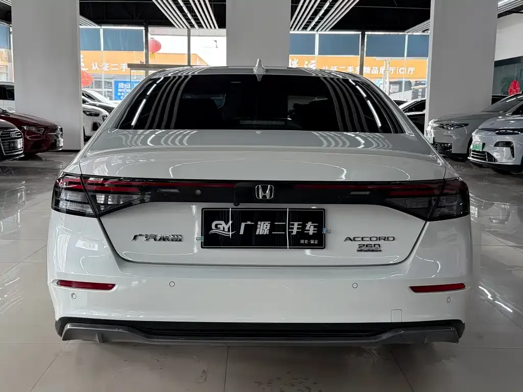 Honda Accord — фото 6