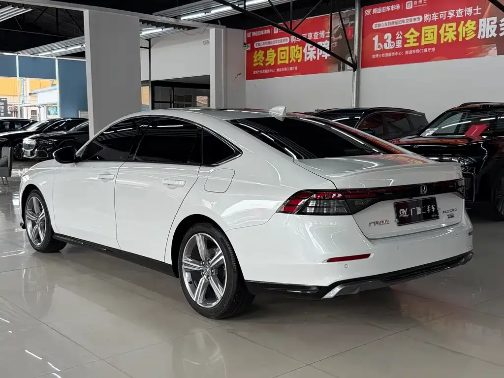 Honda Accord — фото 9