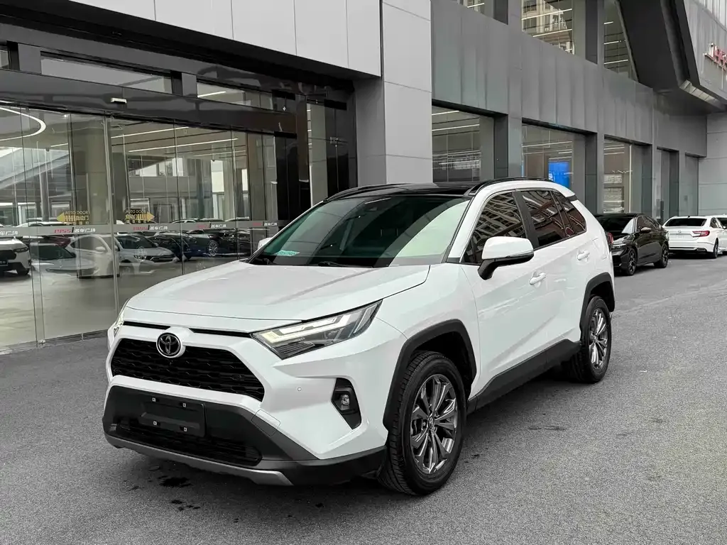 Toyota RAV4 — фото 1
