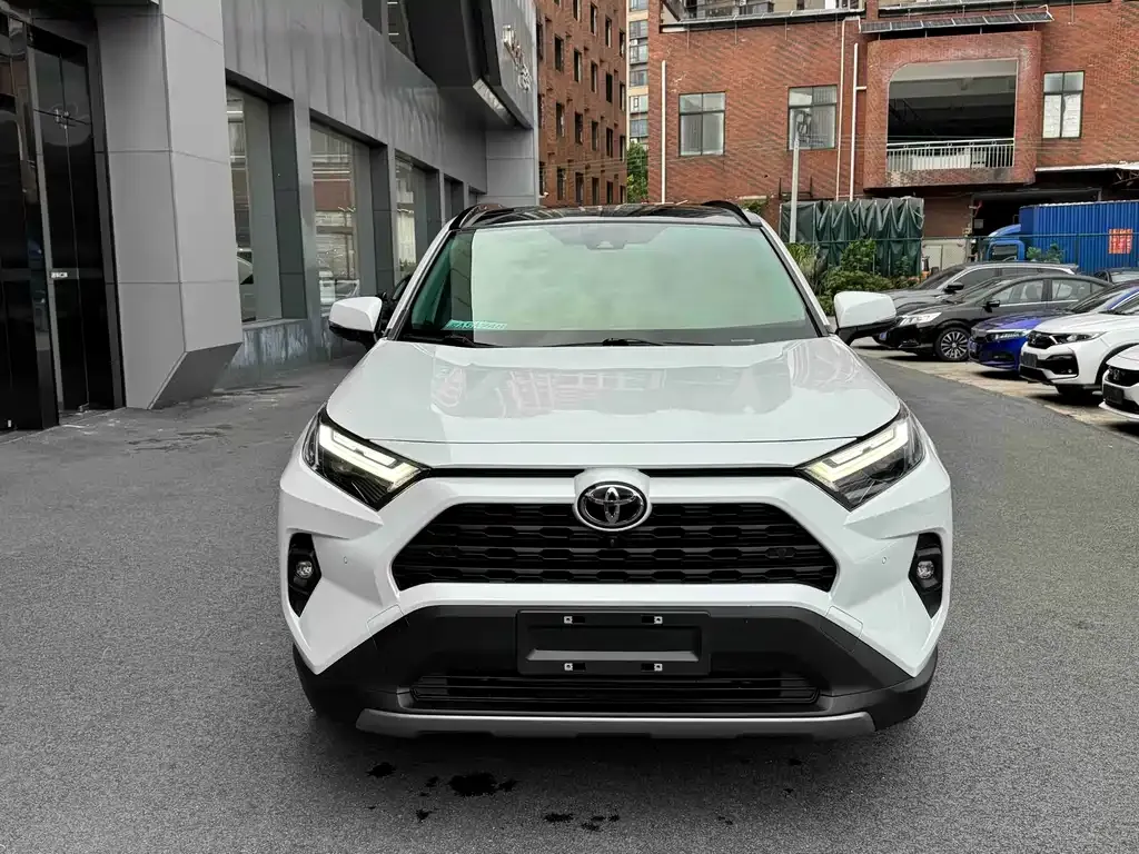 Toyota RAV4 — фото 8