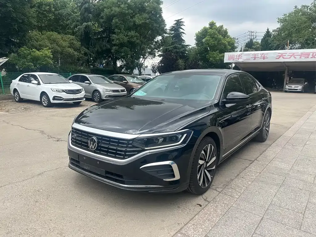 Volkswagen Passat — фото 1