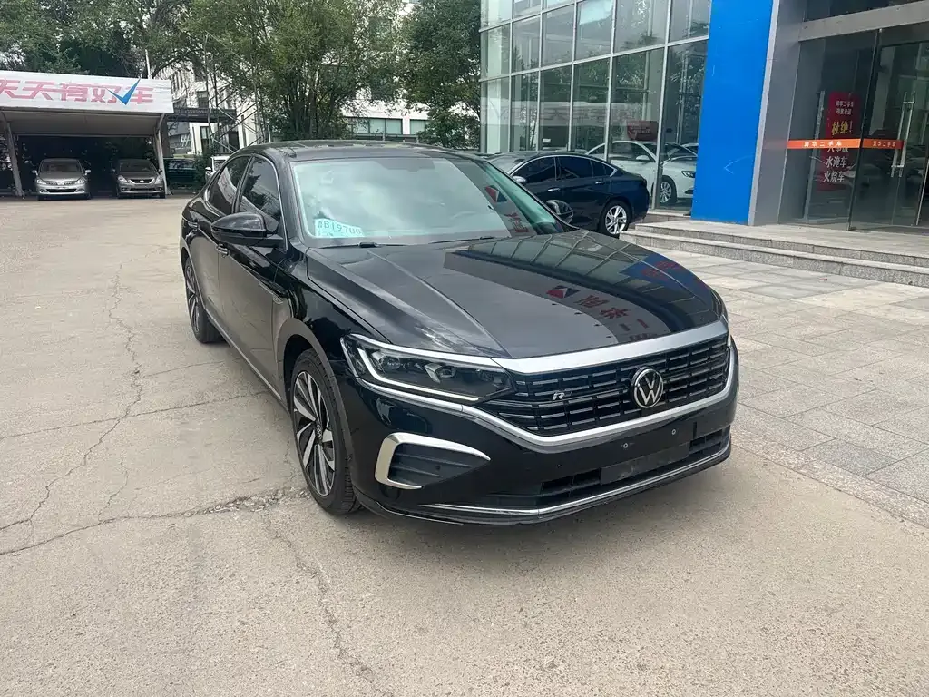 Volkswagen Passat — фото 7