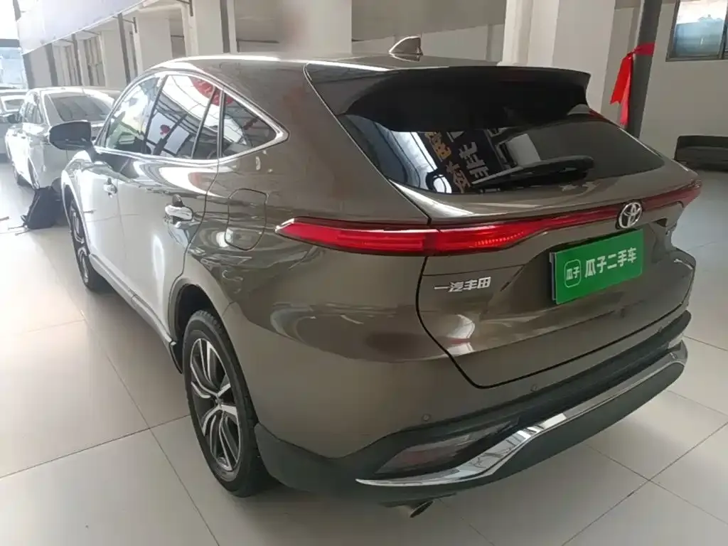 Toyota Harrier — фото 7