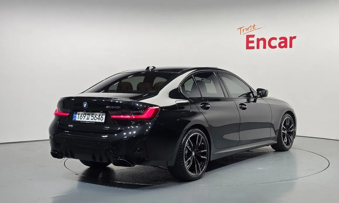 BMW 3-Series 2024 из KR, фото 8