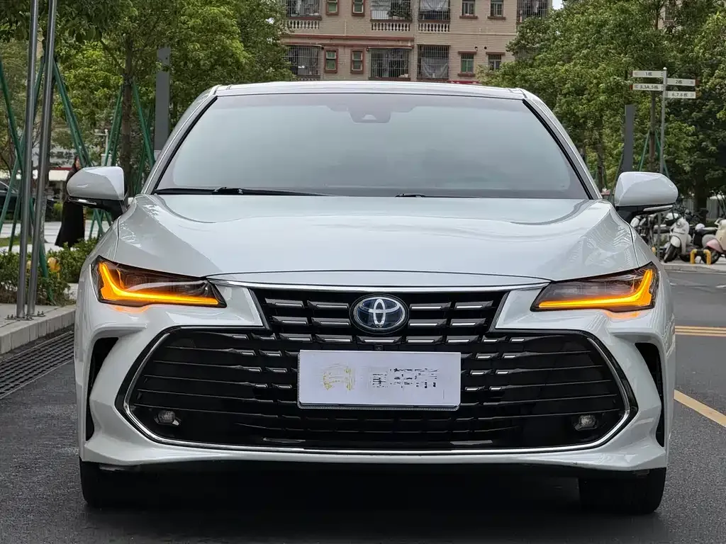 Toyota Avalon — фото 10