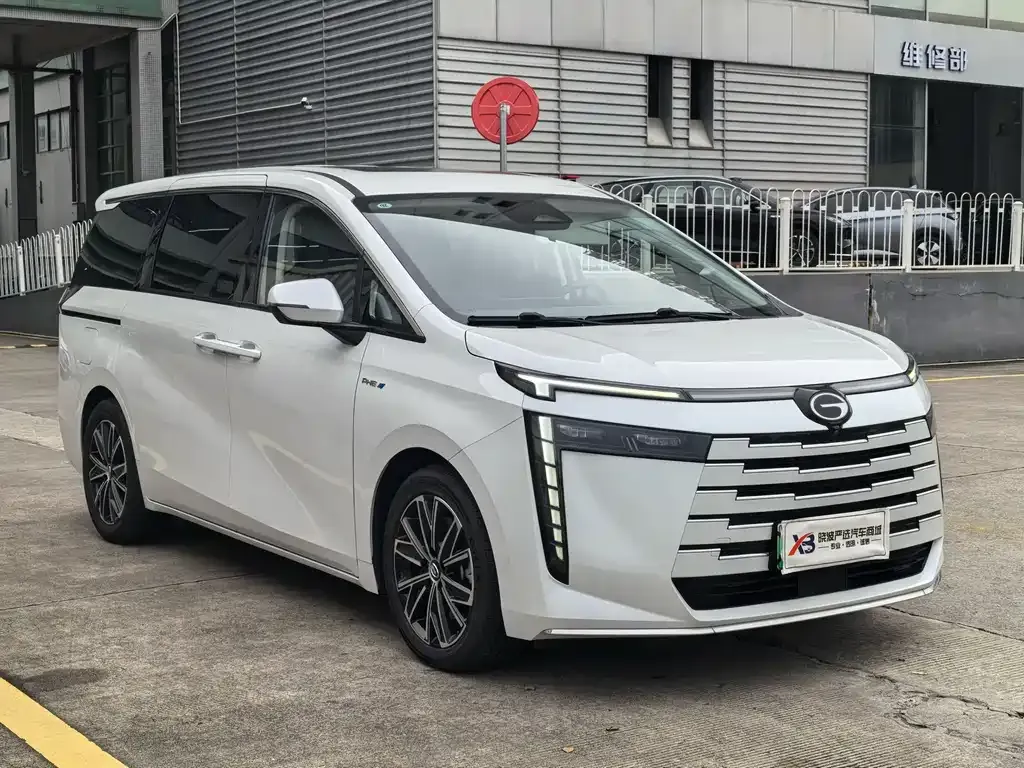 GAC Motor 传祺E8 PHEV — фото 9
