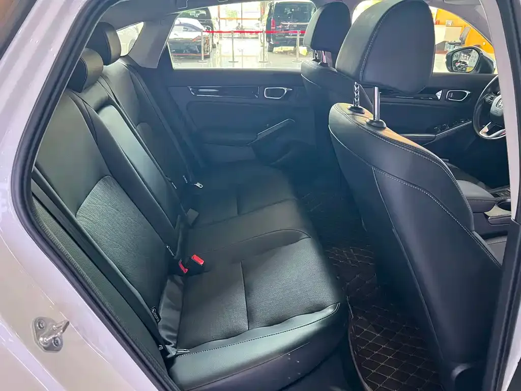 Honda Civic — фото 10