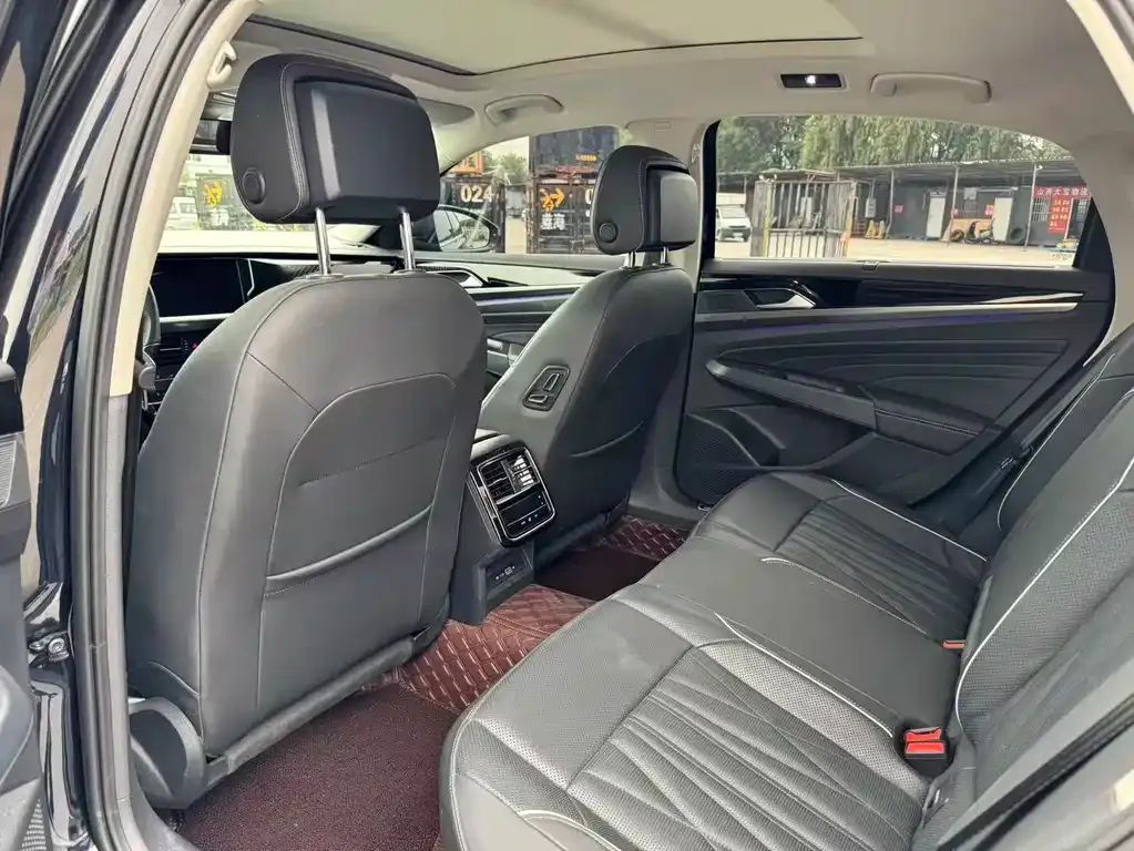 Volkswagen Passat — фото 2