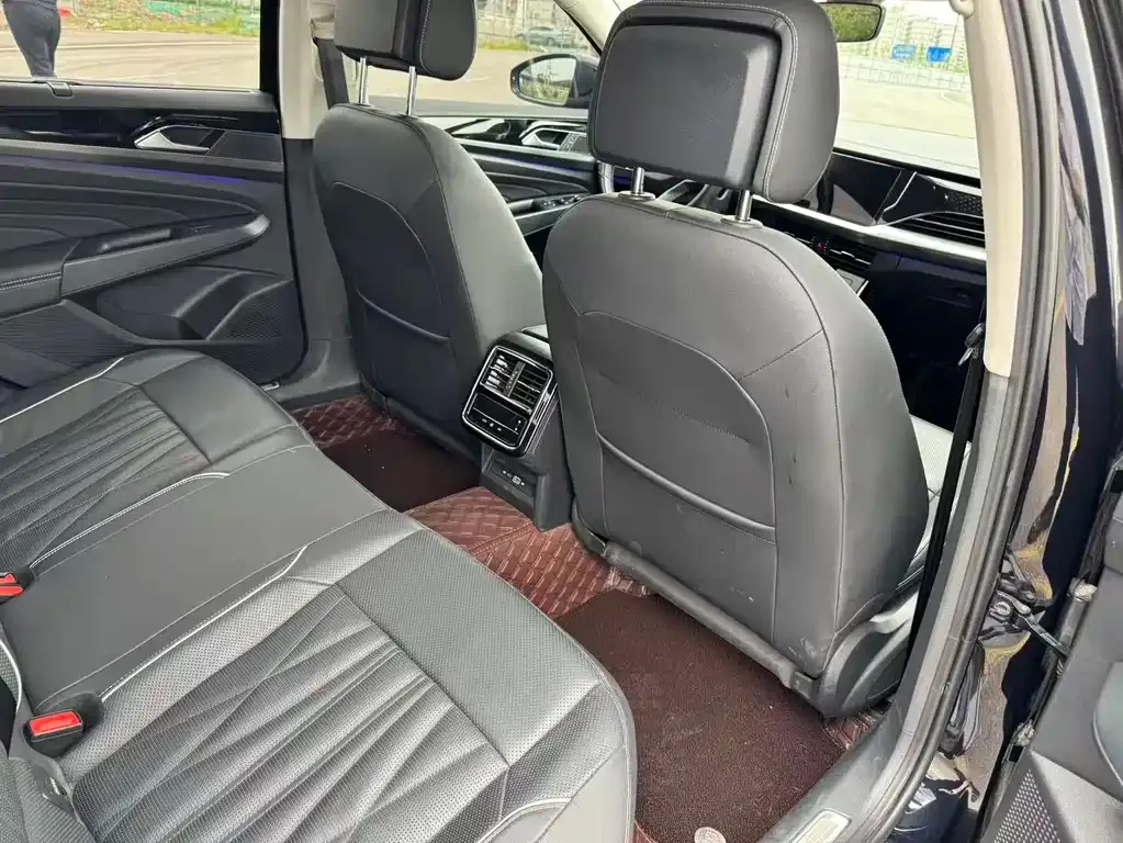 Volkswagen Passat — фото 6