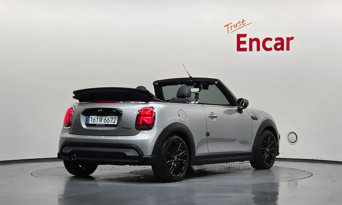 Mini Cooper Convertible 2024 из KR, фото 2
