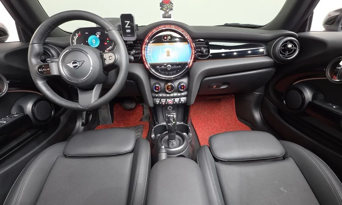 Mini Cooper Convertible 2024 из KR, фото 10