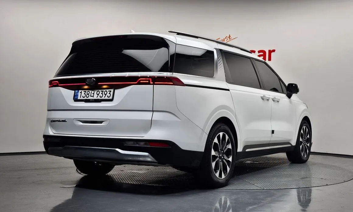Kia Carnival — фото 4
