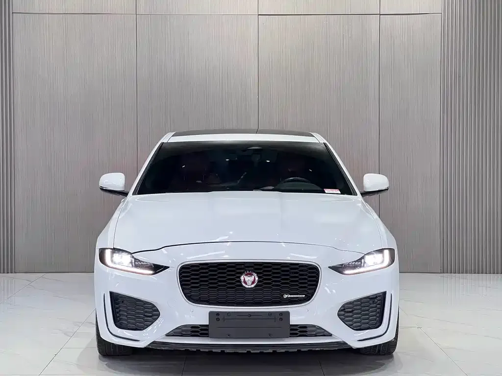 Jaguar XEL — фото 2