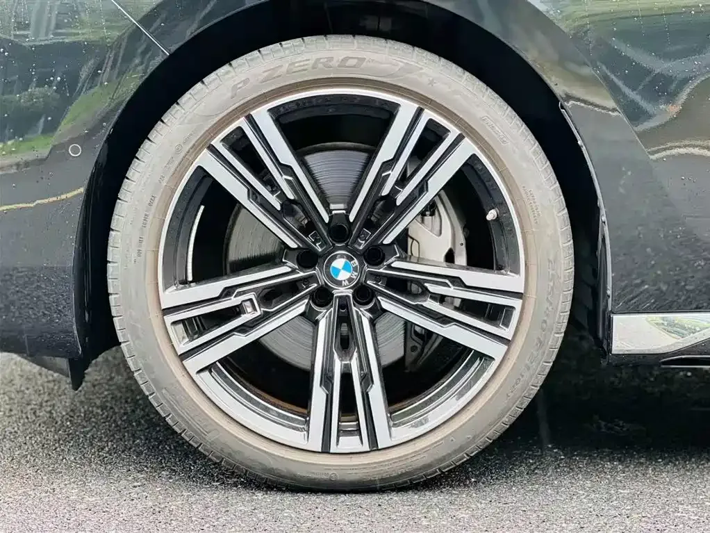 BMW 7 Series — фото 3