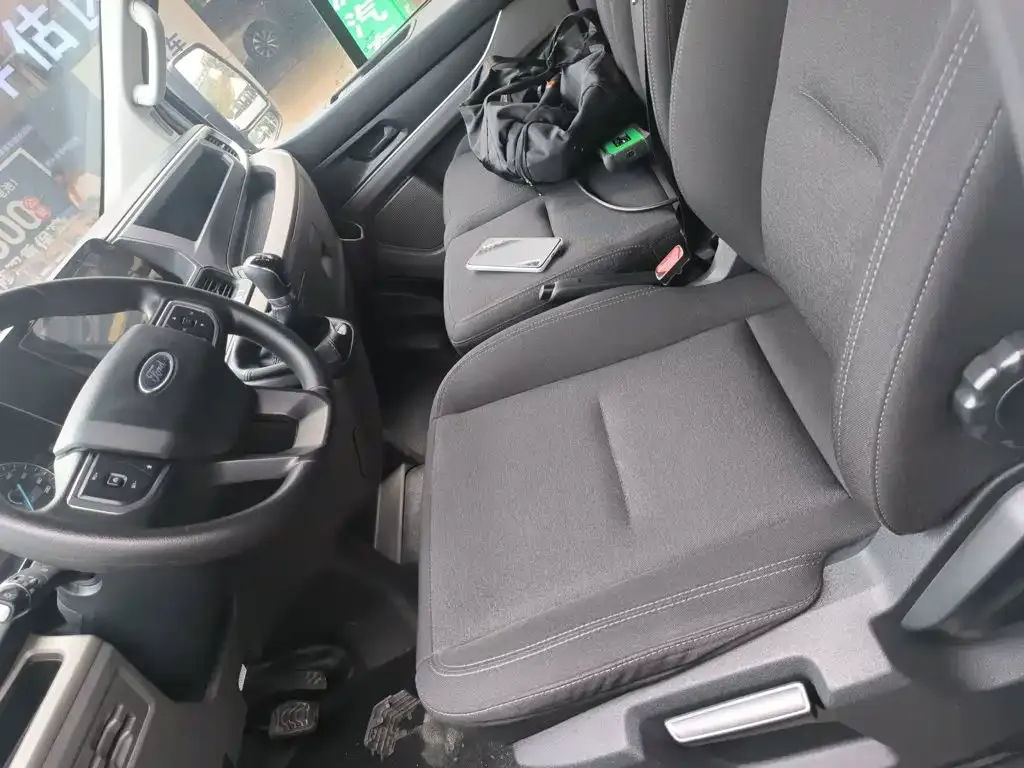 Ford Transit 2023 из CN, фото 3