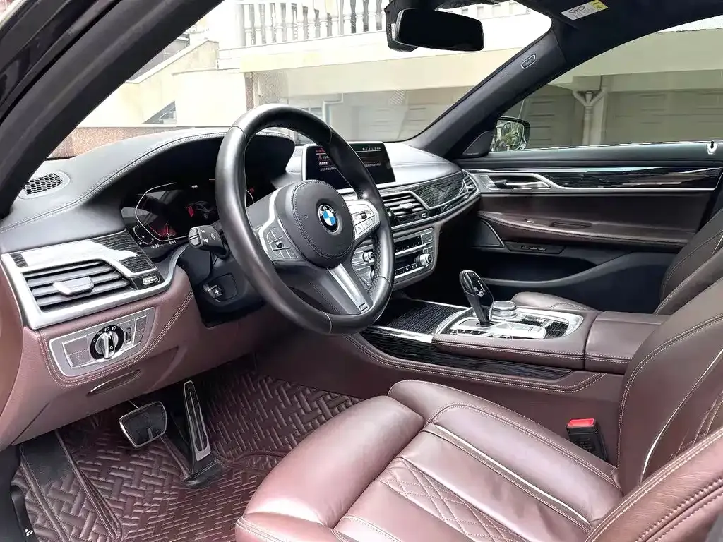 BMW 7 Series 2022 из CN, фото 8