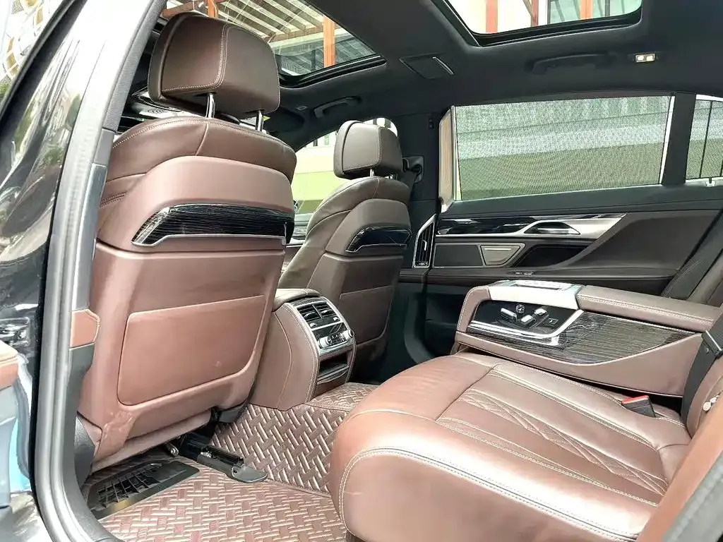 BMW 7 Series 2022 из CN, фото 3