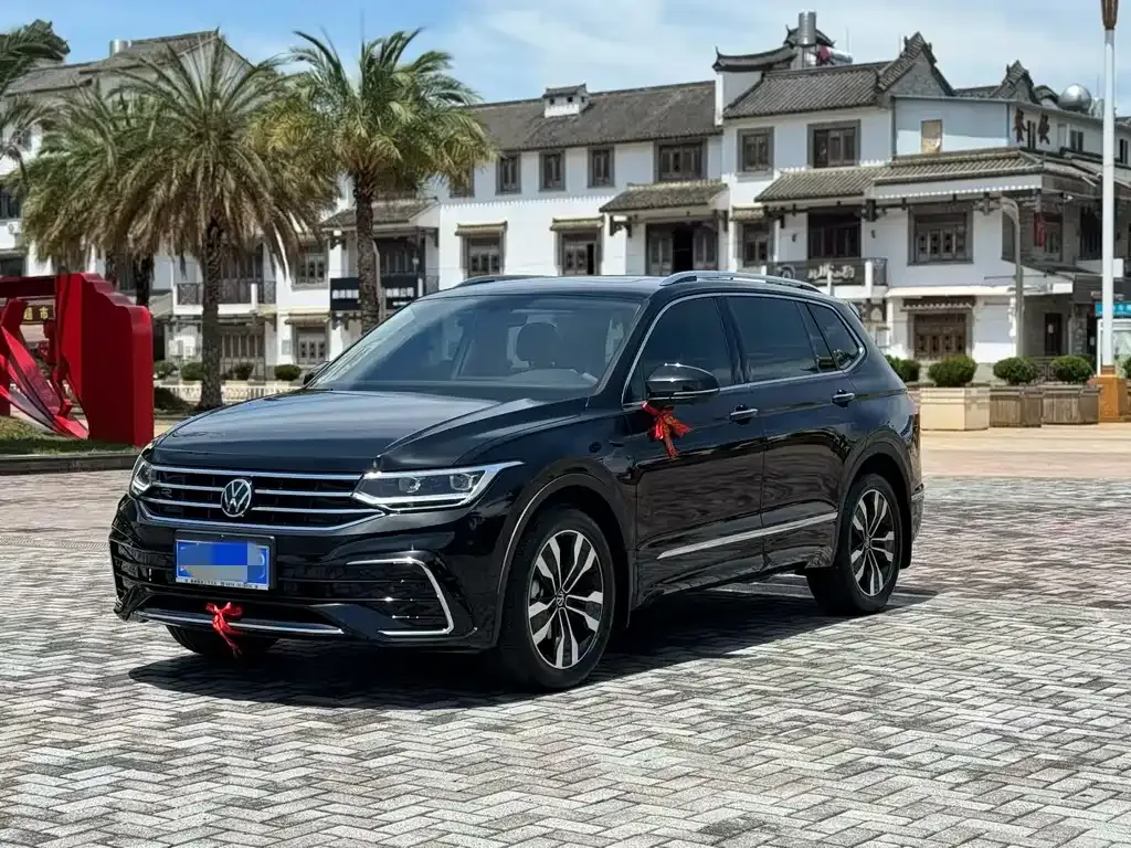 Volkswagen Tiguan L — фото 6