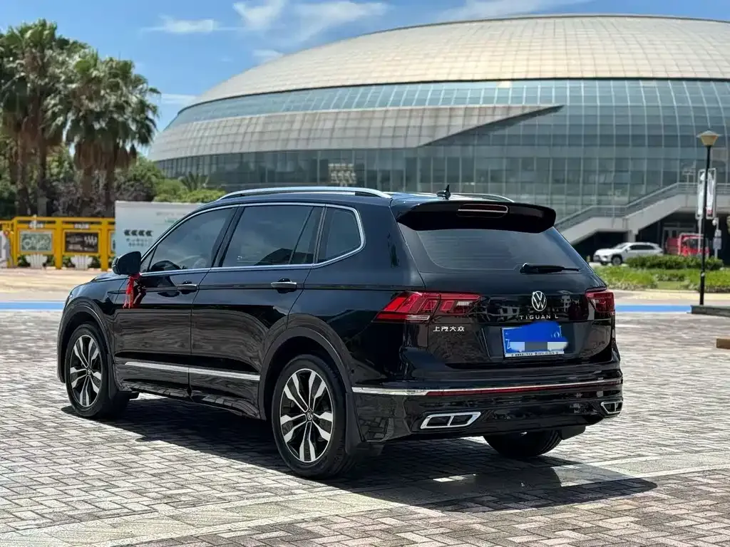 Volkswagen Tiguan L — фото 3