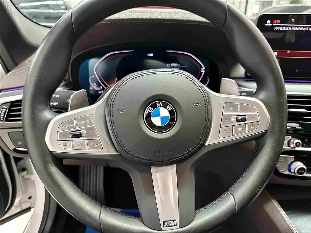 BMW 5 Series — фото 10