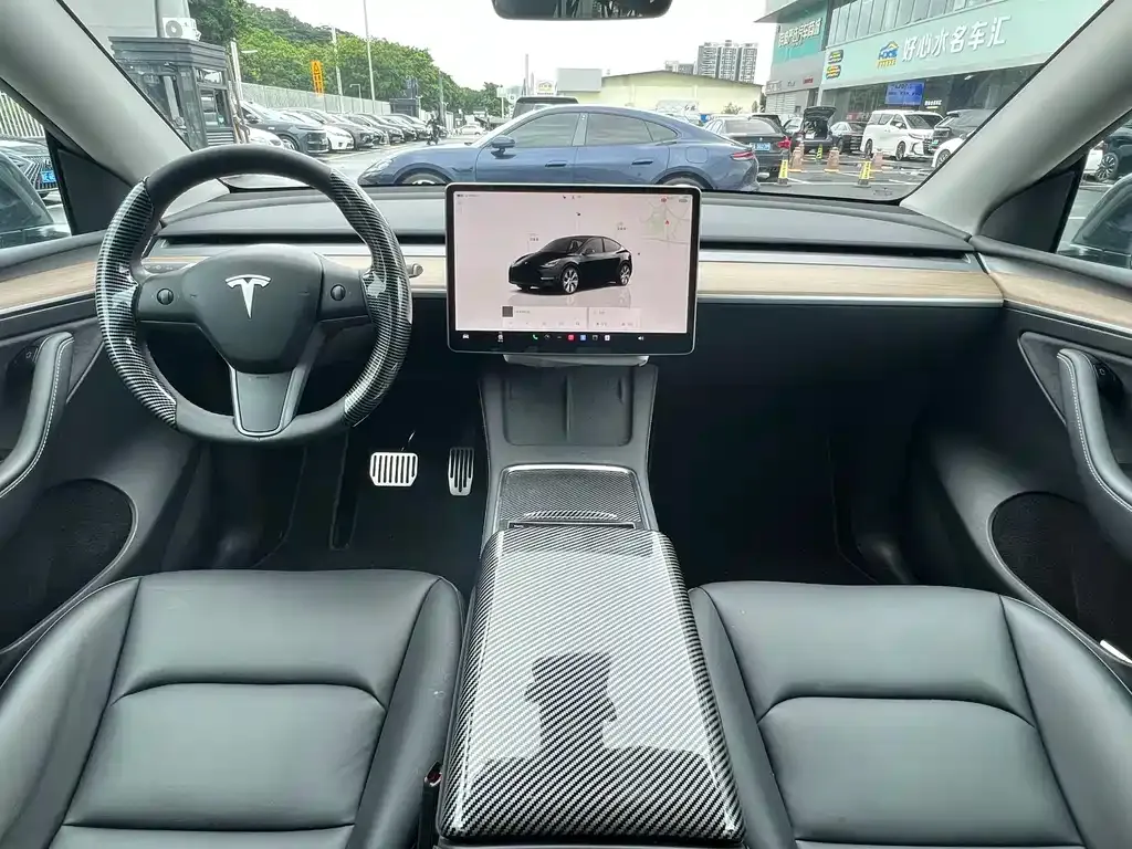 Tesla Model Y — фото 6