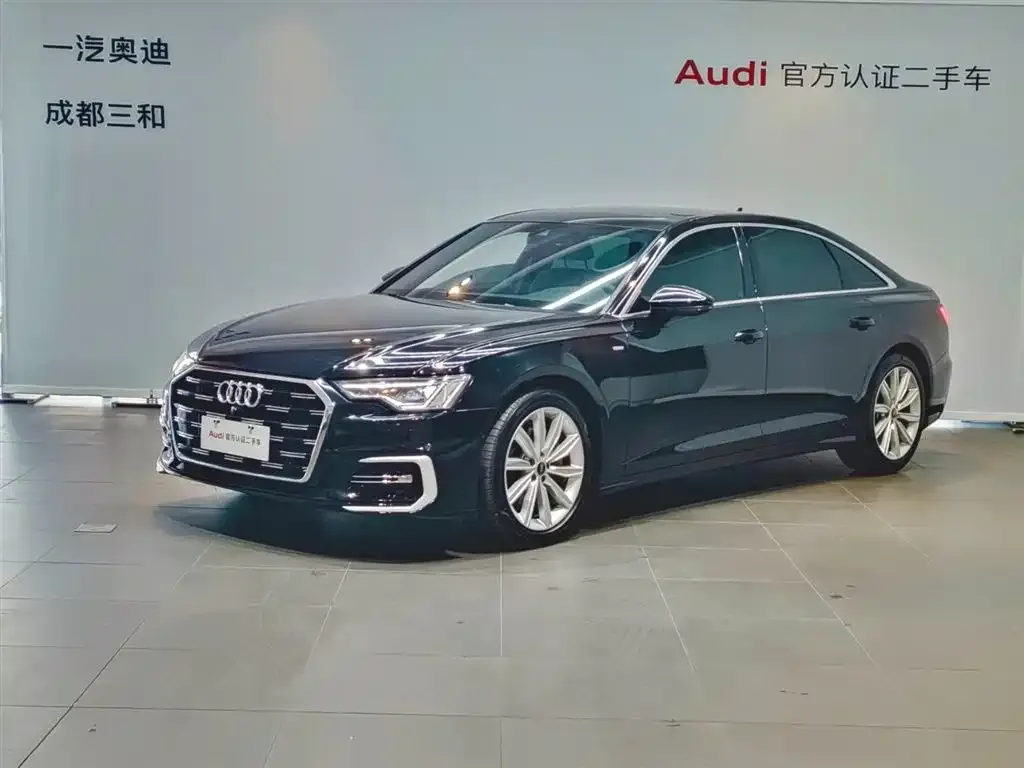 Audi A6L — фото 1