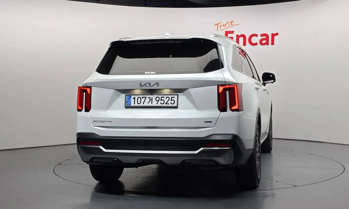 Kia Sorento — фото 6