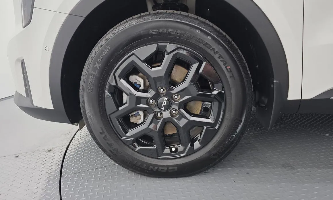 Kia Sorento — фото 8