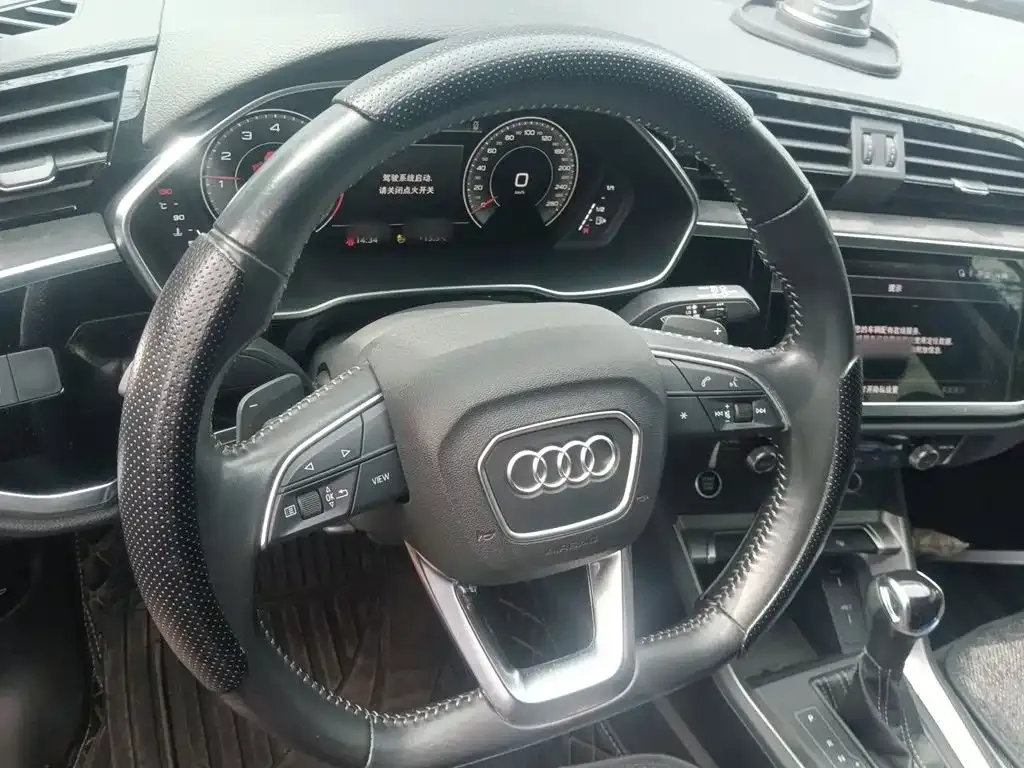 Audi Q3 — фото 10