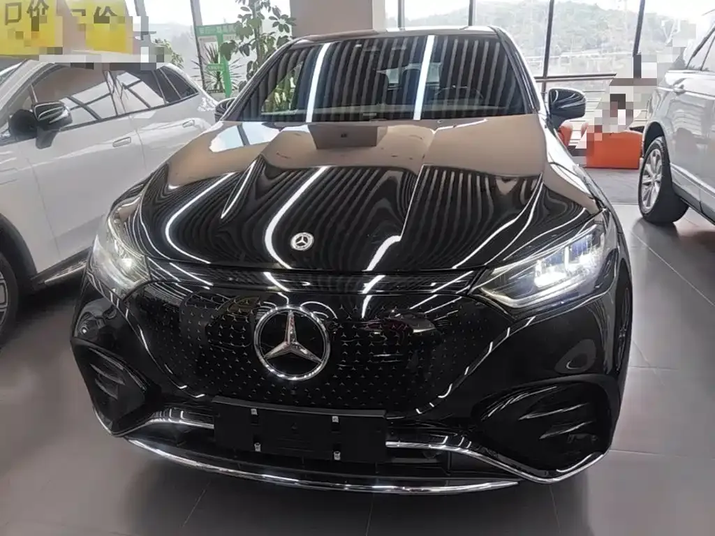 Mercedes-Benz EQE SUV — фото 9