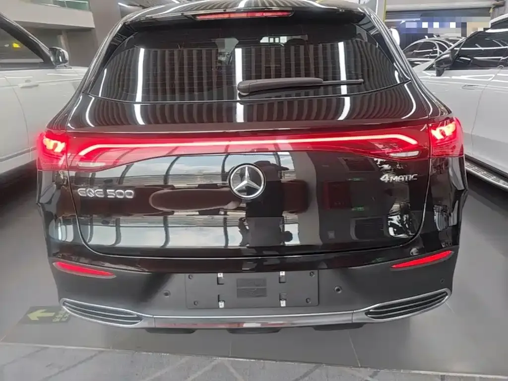 Mercedes-Benz EQE SUV — фото 5