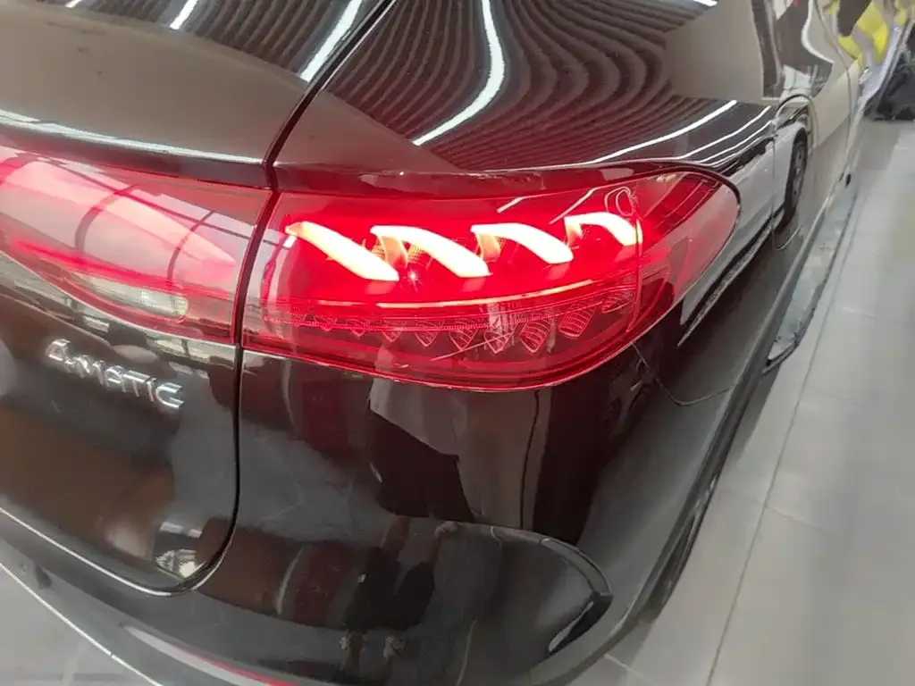 Mercedes-Benz EQE SUV — фото 3