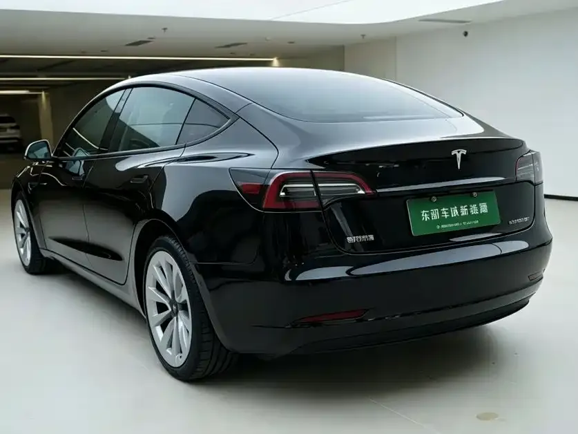 Tesla Model 3 — фото 6