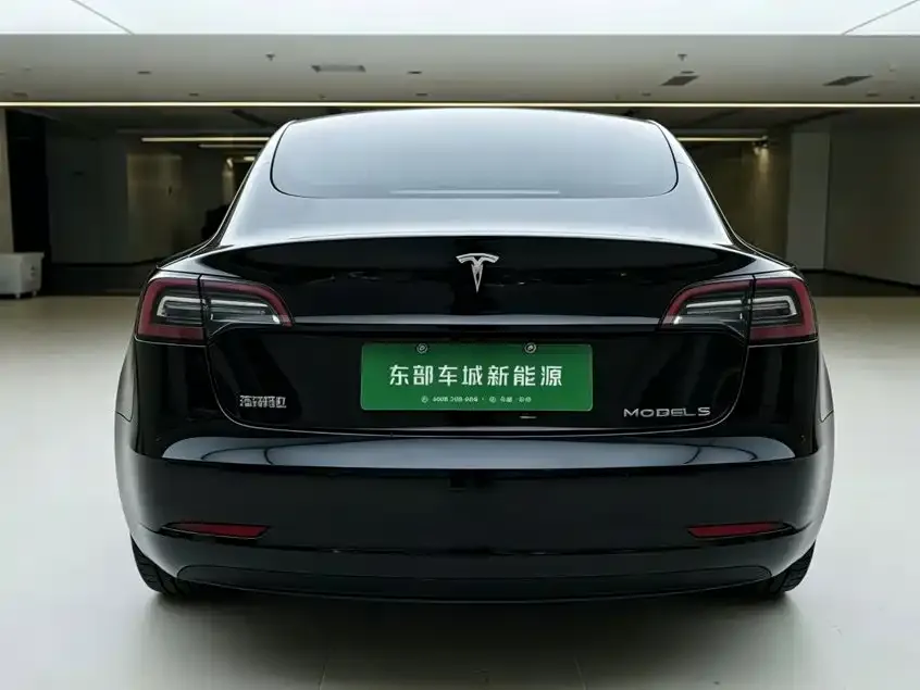 Tesla Model 3 — фото 8