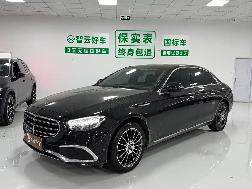 Mercedes-Benz E-Class — фото 1