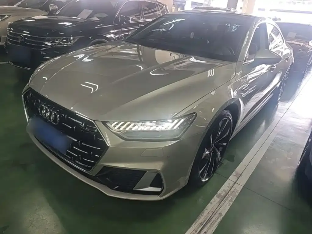 Audi A7L — фото 1