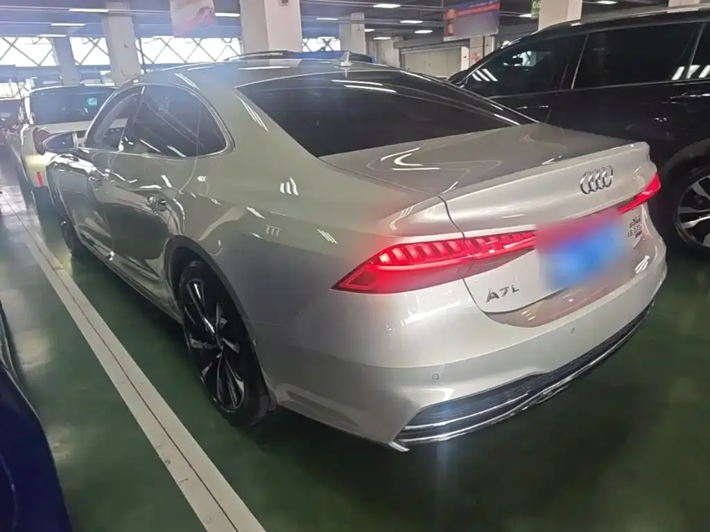 Audi A7L — фото 9