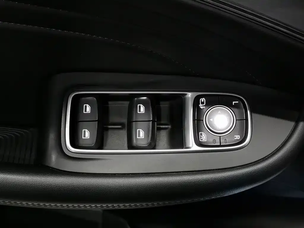 Roewe iMAX8 — фото 10
