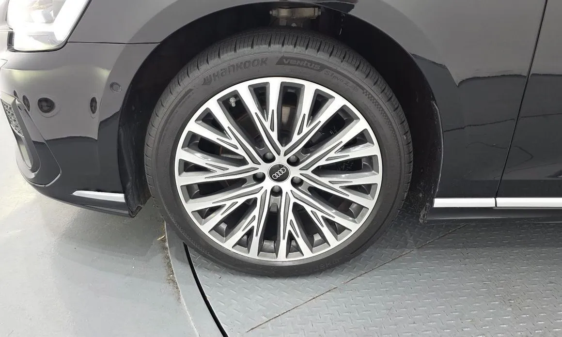 Audi A8 2023 из KR, фото 4