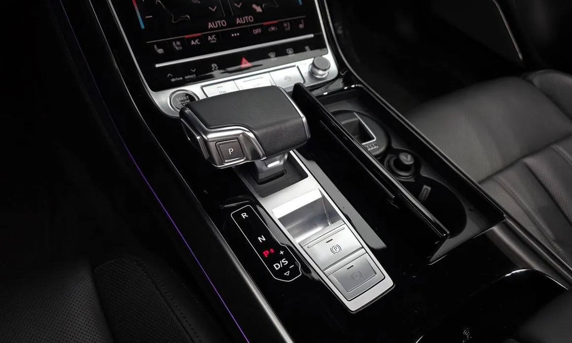 Audi A8 2023 из KR, фото 10