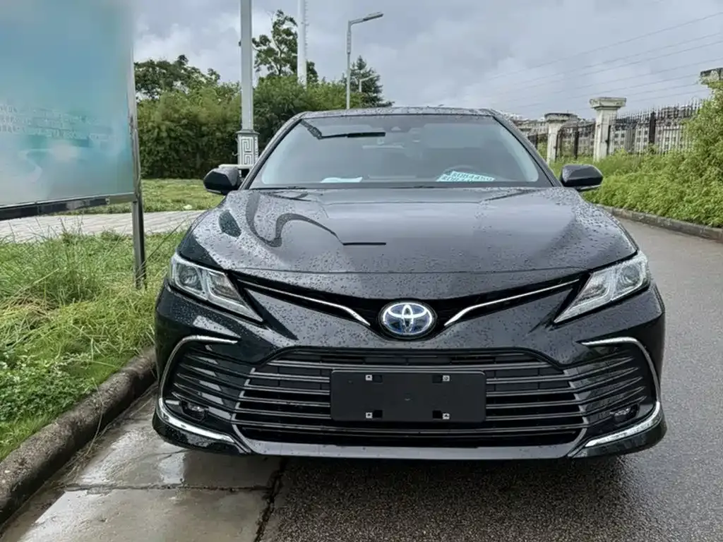 Toyota Camry — фото 3