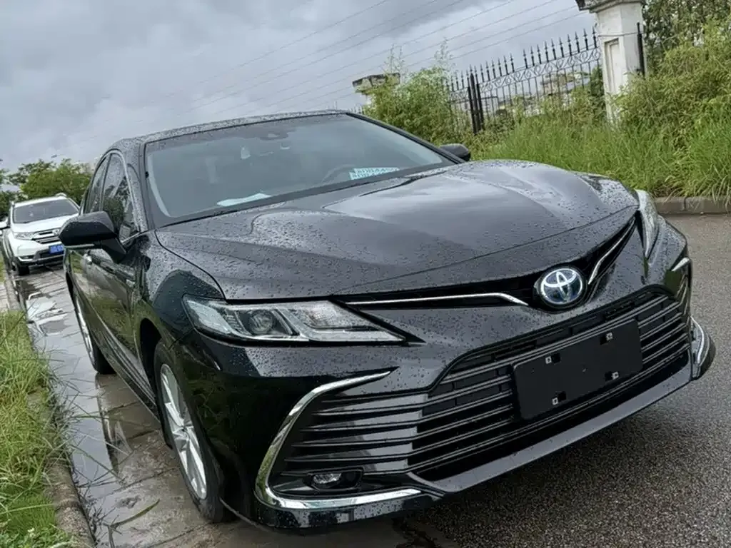 Toyota Camry — фото 8