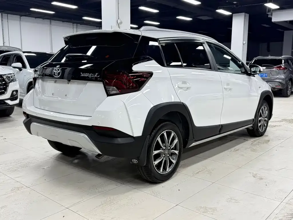 Toyota Yaris L — фото 6