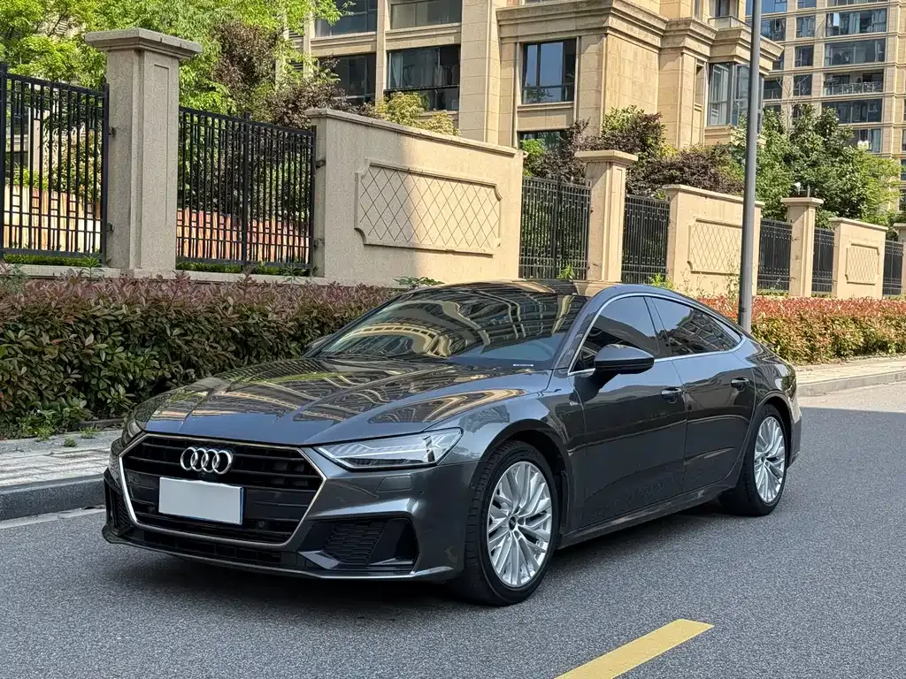 Audi A7 — фото 1