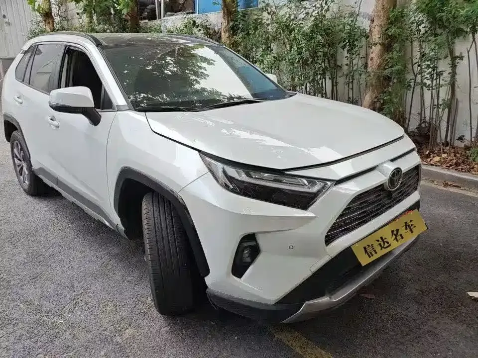 Toyota RAV4 — фото 8