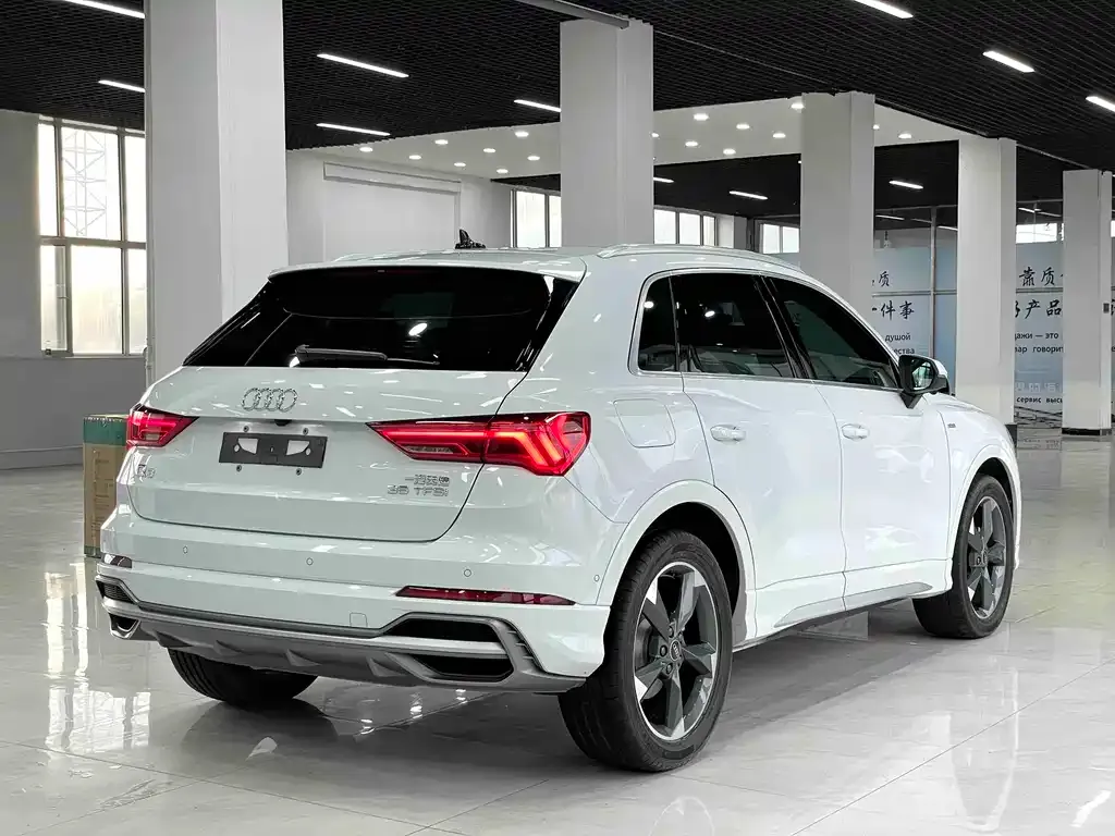 Audi Q3 — фото 8