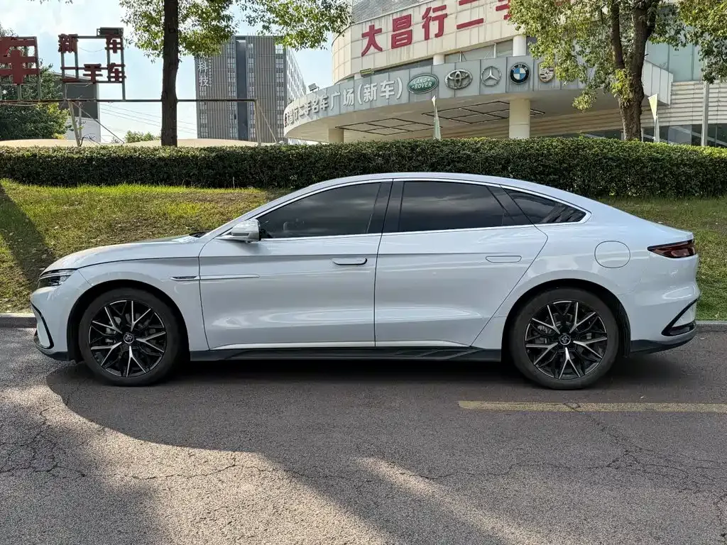 BYD Han — фото 10